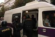 yVeyolFqTJX6-e8kfoGAJpUF5.jpg